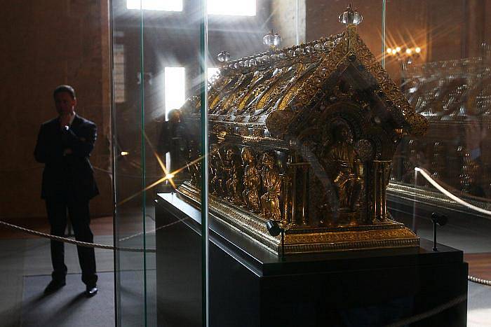 Ve Vladislavském sále Pražského hradu byl v úterý 22. února představen dotykový (haptický) model relikviáře sv. Maura.