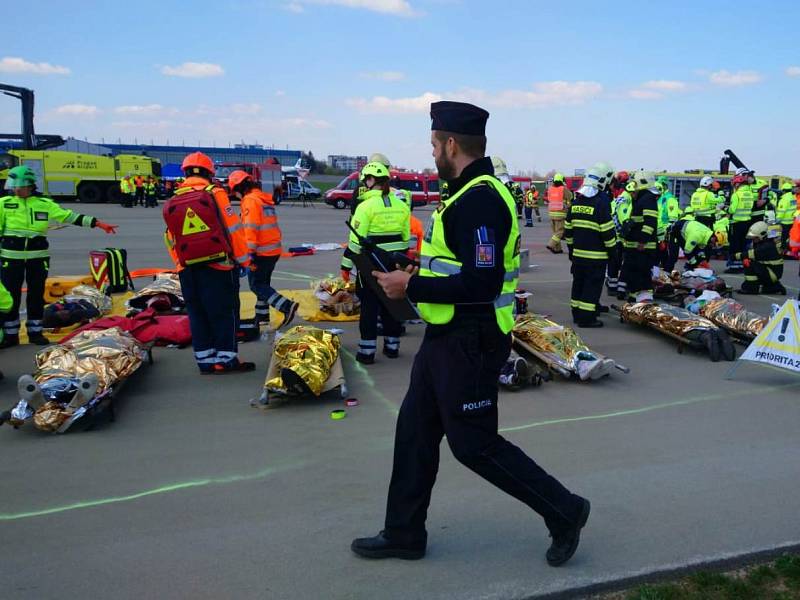 Na Letišti Václava Havla Praha proběhlo pohotovostní cvičení letecké nehody.