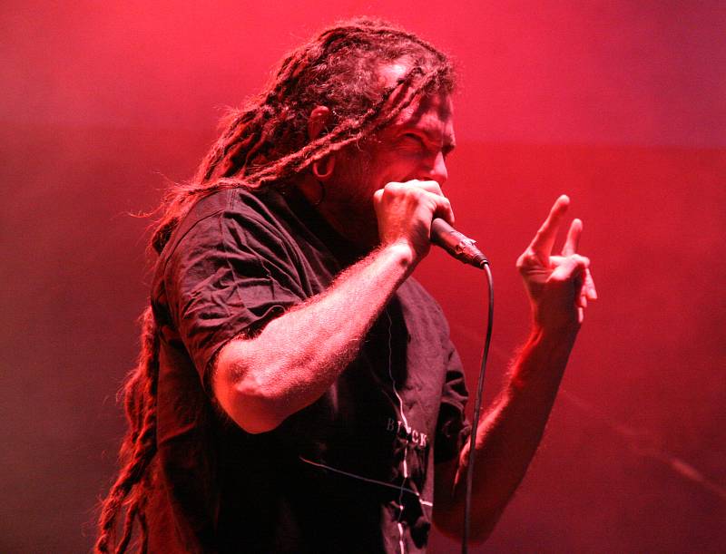 Chris Barnes, lídr kapely Six Feet Under.