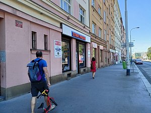 Přejmenování ulice Koněvova na Žižkově - místní podniky