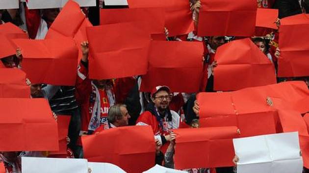 PADNE REKORD? Na druhé finále se přišlo podívat letošní největší počet diváků - 16.152. Pokud přijde o třicet fanoušků více, padne absolutní rekord haly.