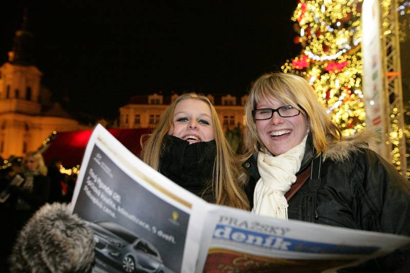 Česko zpívá koledy na Staroměstském náměstí