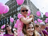 Již tradiční Avon pochod proti rakovině prsu se konal v neděli 8. září 2013 v Praze.