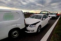Hromadná dopravní nehoda na 11. kilometru dálnice D1 u Modletic.