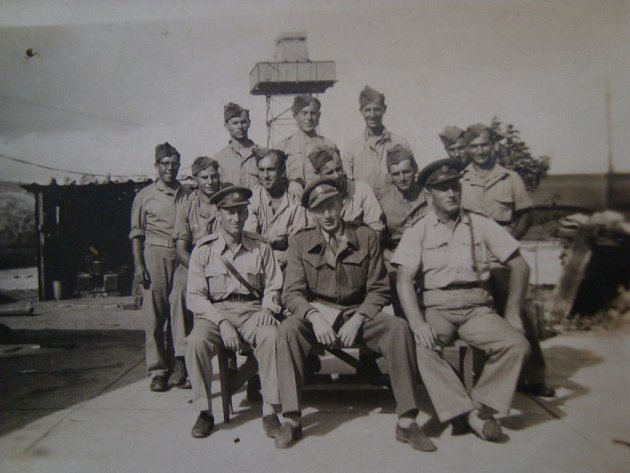   Na Středním východě. V roce 1942 bratři Wellemínovi vstoupili do 11. čs. praporu východního.