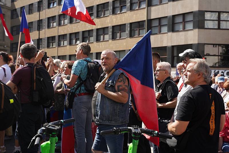 Z demonstrace s názvem Česká republika na 1. místě na Václavském náměstí v Praze.