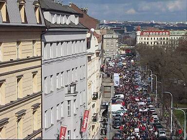 Na osm tisíc nespokojených zemědělců pochodovalo Prahou.