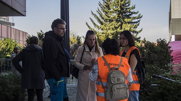 Přesunuté Krajské asistenční centrum pomoci Ukrajině zahájilo provoz ve Vysočanech.