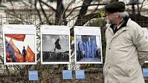 Na Kampě v parku byly vystaveny fotografie světoznámé fotografické agentury VII, pro kterou fotografuje např. i Čech Antonín Kratochvíl nebo James Nachtway. Výstava popisuje a vysvětluje Všeobecnou deklaraci lidských práv a svobod.