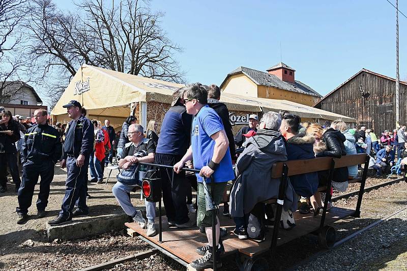 Slavnostní ukončení vlakové dopravy ve Střezimíři.