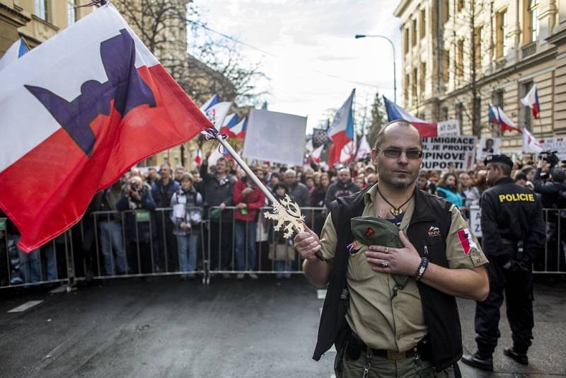 Oslavy 26. výročí Sametové revoluce 17. listopadu na Albertově v Praze.