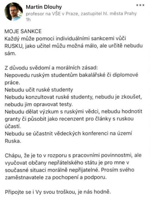 Status, ve kterém pražský zastupitel a profesor VŠE Martin Dlouhý odmítl uřit ruské studenty.