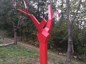 Umělecký projekt Hmyzí město sochaře Pavla Karouse.