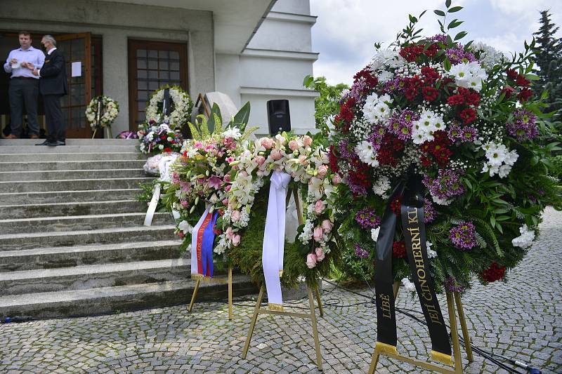 V kostele sv. Anežky na pražském Spořilově se 25. června 2021 lidé mohli naposledy rozloučit s herečkou Libuší Šafránkovou.