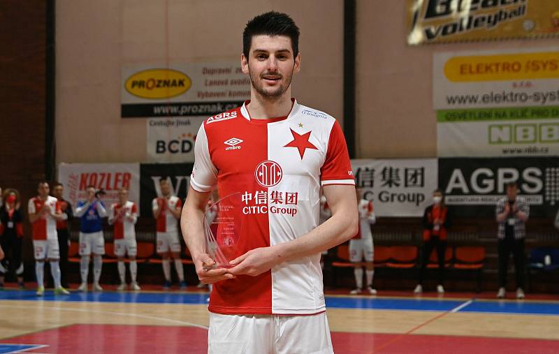 David Jošt s trofejí pro nejlepší střelce. V základní části futsalové 1. ligy nastřílel 35 gólů.