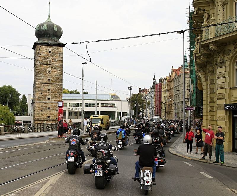 Spanilá jízda v rámci Prague Harley Days 2016.