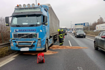 Nehoda tří kamionů na Pražském okruhu 28. listopadu 2022