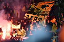 Fanoušci fotbalistů Dortmundu. Slavia Praha - Borussia Dortmund, utkání 2. kola základní skupiny F fotbalové Ligy mistrů, 2. října 2019 v Praze.