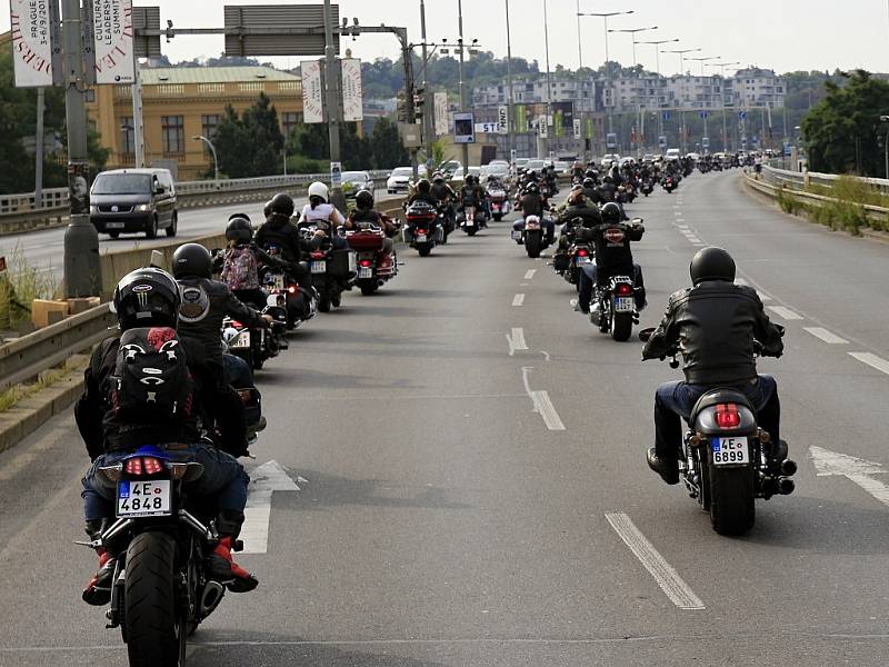 Spanilá jízda v rámci Prague Harley Days 2016.