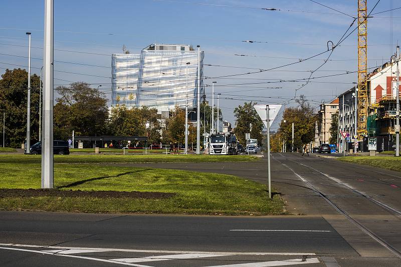 Vítězné náměstí by mělo být po 100 letech dostavěno.