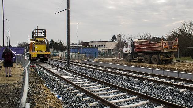Výstavba tramvajové trati z Modřan do Libuše.