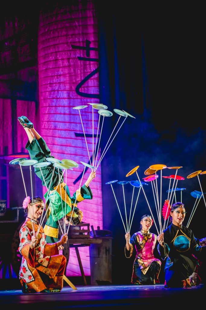 Čínský národní cirkus okouzlil Prahu, navštívila ho i velvyslankyně -  Pražský deník