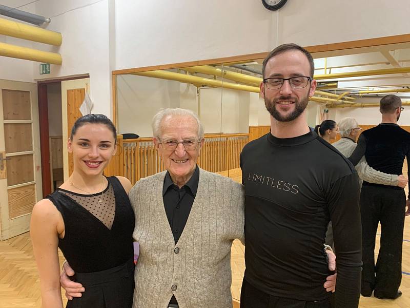 Vítězslav Rázek s kolegyní Alinou Kozar a Zdeňkem Hlavničkou tanečníkem Seniorského StarDance.