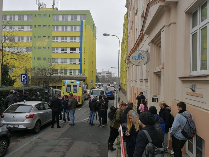 Útok na učitele na Středním odborném učilišti v ulici Ohradní.