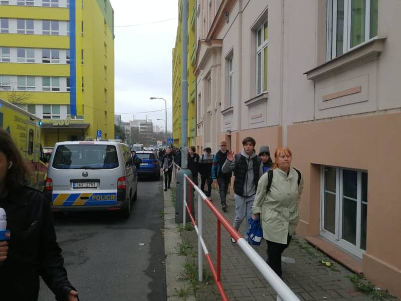 Útok mačetou na učitele na Středním odborném učilišti v ulici Ohradní