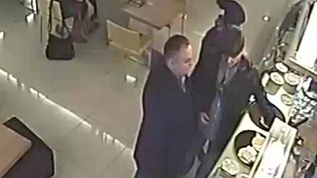 Krádež peněženky s tržbou v kavárně nákupního centra v Letňanech.