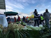 Organizátor farmářských trhů na Náplavce v Praze zrušil kvůli vládním omezením sobotní prodej.