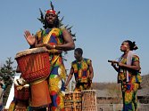 Niachas African, africká hudební formace, která svou produkcí dokreslovala jistou atmosféru divočiny v pražské Troji.