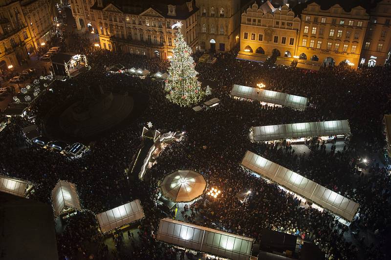 Rozsvěcení vánočního stomu na pražském Staromětském náměstí