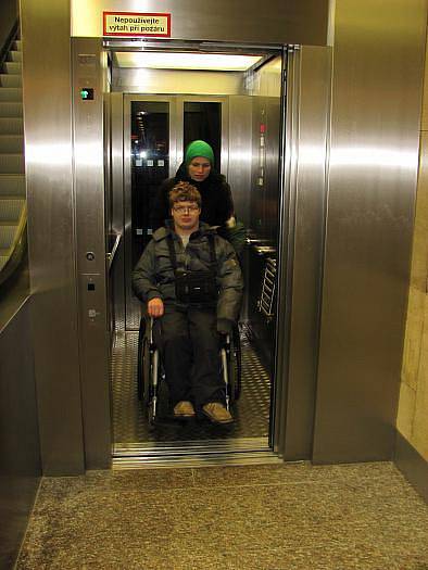 V pátek 11. února byl slavnostně spuštěn provoz výtahu ve stanici Háje na konečné trasy C.