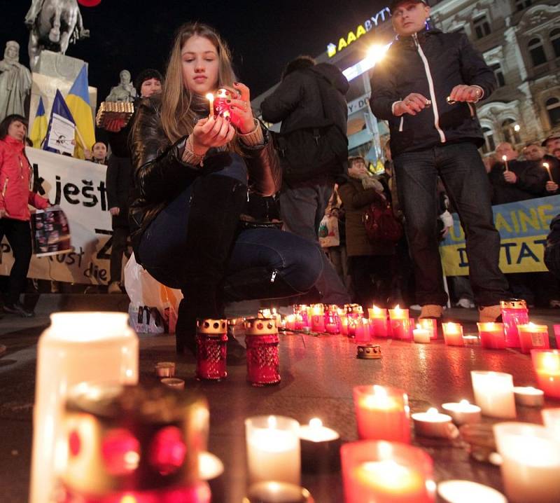 Demonstrace Ukrajinců kvůli součastné situaci na Ukrajině. Václavské náměstí 20.února.