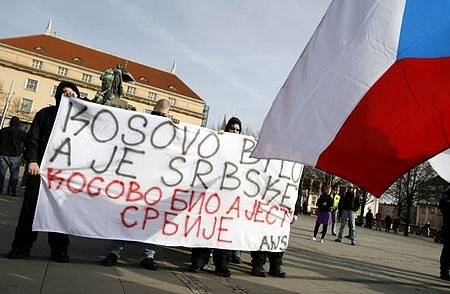 Na Palackého náměstí v Praze se konala dne 23. února 2008 demonstrace příznivců extremistické organizace Autonomní nacionalisté Střední Čechy proti uznání samostatného Kosova. 