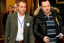 Někdejší starosta Prahy 10 Milan Richter (vlevo) a podnikatel Tomáš Hrdlička ještě jako člen ODS. Před pěti lety občanští demokraté vlivného lobbistu ze svých řad vyloučili.