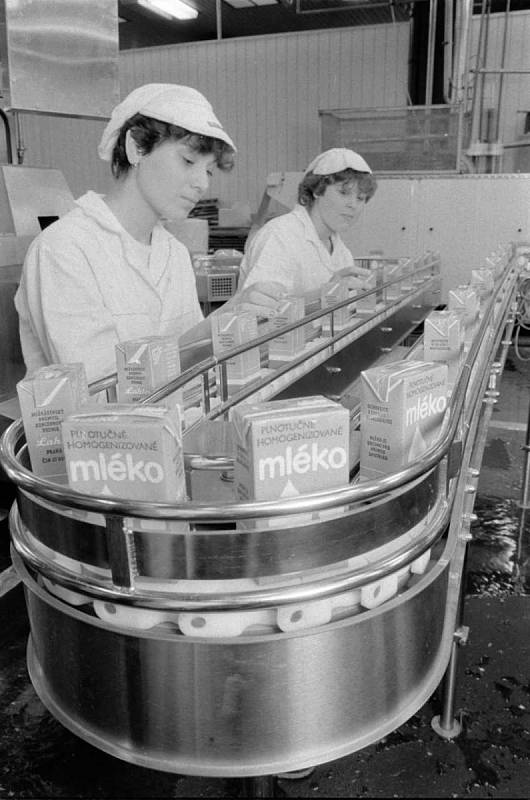 Mléko – V roce 1985 měla mlékárna v Kyjích již plně automatizovanou linku a dodávala mléko v kartónech i s brčky, aby se mohlo pít za pochodu.