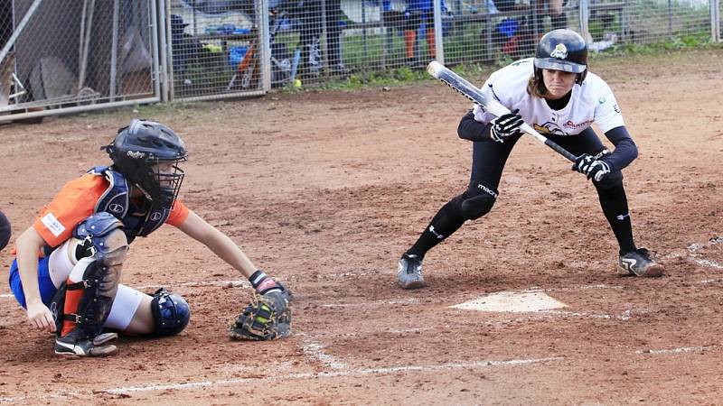 SOFTBALISTKY Eagles porazily v semifinále extraligy dvakrát Čechii Praha. Jsou tak jediný krok od finále.