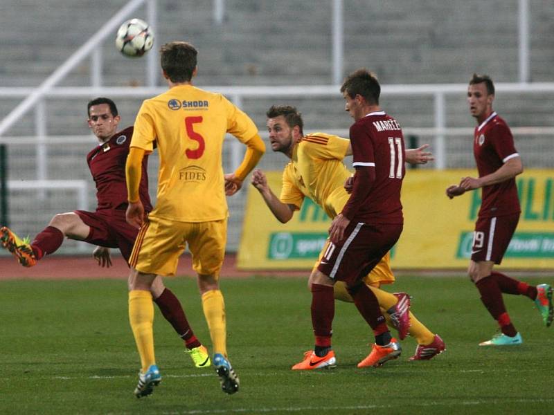 Fotbalový Pohár České pošty, čtvrtfinále, první zápas: Dukla Praha - Sparta Praha 2:1 (1:0).