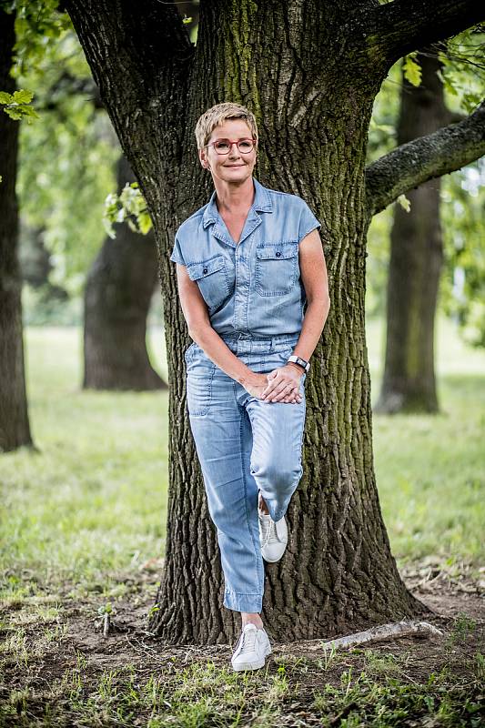 Moderátorka Marcela Augustová při fotografování pro Deník 7. července v Praze.