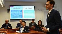 Koalice vládnoucí Středočeskému kraji představila v pondělí hodnocení své činnost po dvou letech – v polovině volebního období.