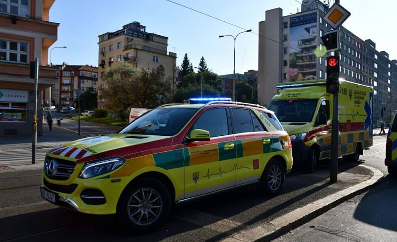 Nehody sanitek v Košířích.