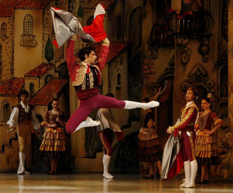 Generální zkouška klasického baletu Don Quijote v režii a choreografii Jaroslava Slavického, Hany Vláčilové a Kateřiny Slavické podle Maria Petipy a Alexandra Gorského proběhla 14. února ve Státní opeře v Praze.