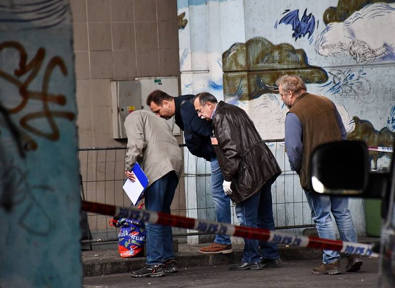 Policie vyšetřuje pobodání cizince nožem.