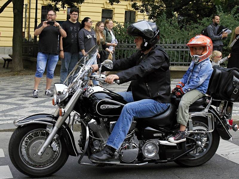 Spanilá jízda v rámci Prague Harley Days 2016.