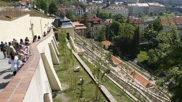 Fürstenberská zahrada je nejvýchodnější a největší ze souboru palácových terasových zahrad pod Pražským hradem.