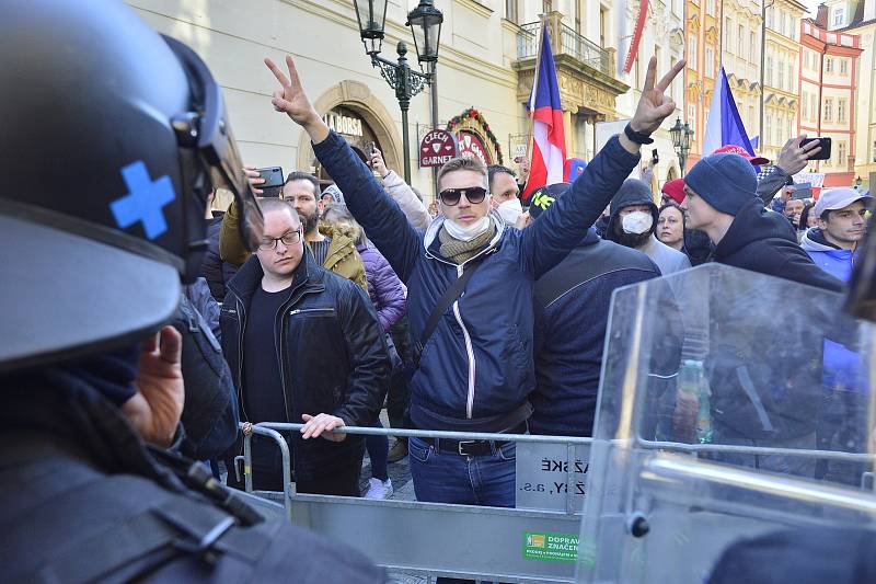 Na Staroměstské náměstí svolala iniciativa Chcípl PES 7. března 2021 demonstraci.