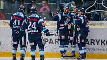 Druhý zápas předkola Generali play off Tipsport extraligy ledního hokeje se odehrál 7. března v liberecké Home Credit areně. Utkaly se celky Bílí Tygři Liberec a HC Sparta Praha. Na snímku je radost hráčů Liberce, zprava Lukáš Kvapil, Michal Bulíř a Marti