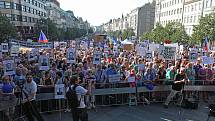 Demonstrace proti Babišovi a komunistům s názvem Jednou provždy na Václavském náměstí.